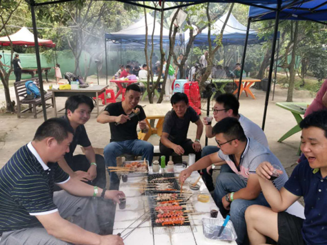 激情夏日，小洲村烧烤”—中网道烧烤团建活动圆满成功